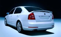 AILERON SKODA  OCTAVIA  2004 4 PORTES S/FEU STOP